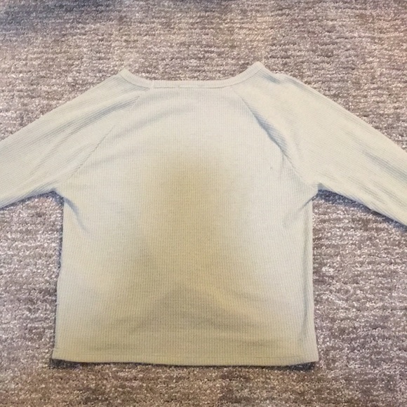 Forever 21- Light Green Long Sleeve Cropped Shirt - Picture 4 of 4